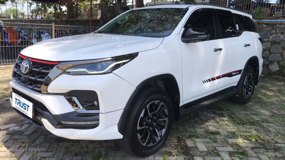 TOYOTA FORTUNER FORTUNER 2.4 VRZ TRD AT DIESEL (NEW) AT 2020
